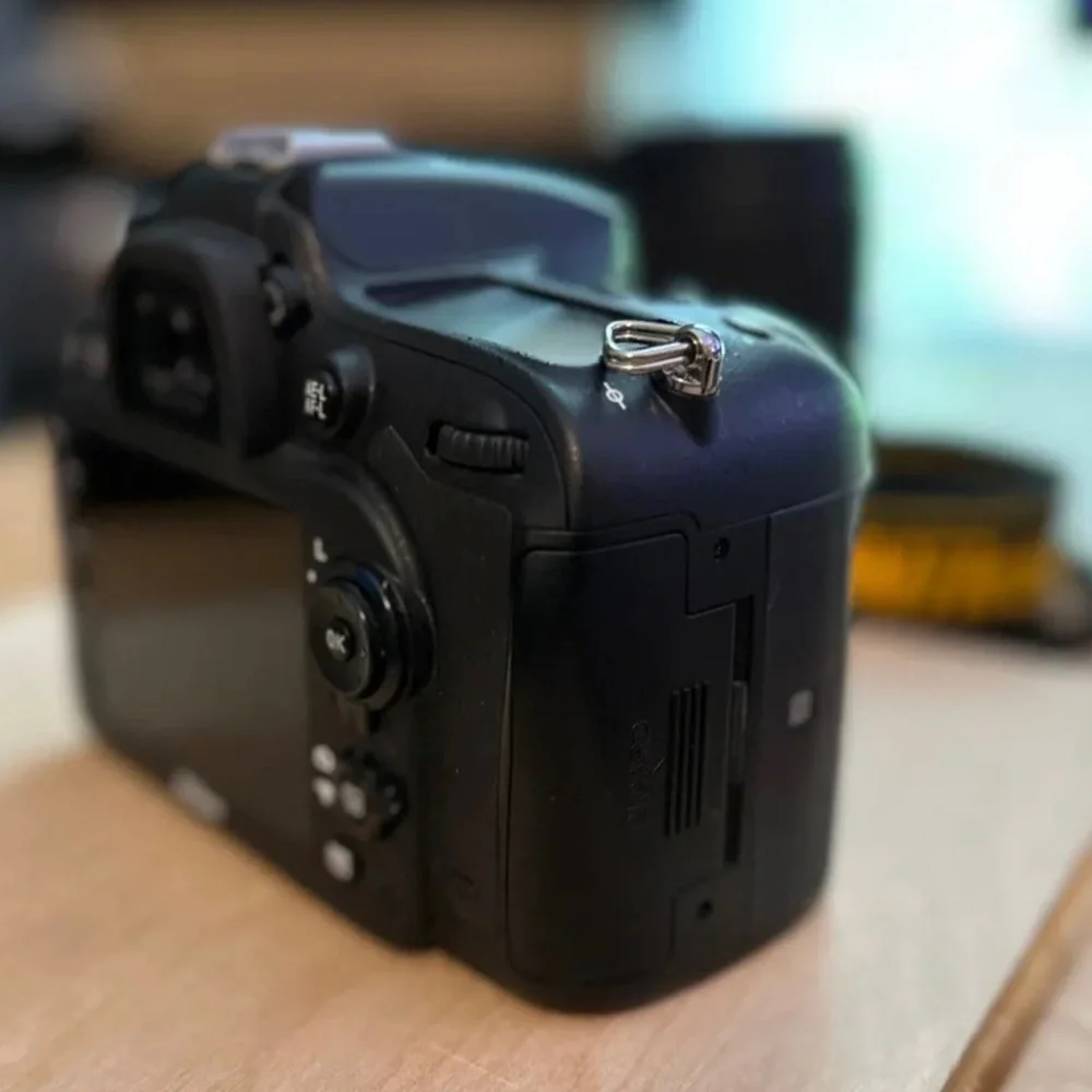 Nikon D7200 24.2MP Digital SLR Camera + 18-140 Bundle kit! YouTube Wi-Fi video